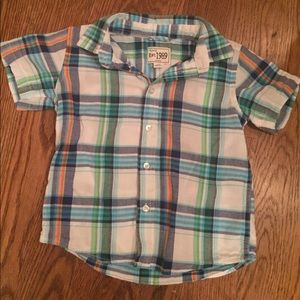Short sleeve button down